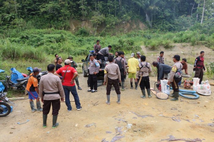 Petugas tertibkan tambang ilegal di Dataran Bulan Ampana Tete