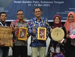 Kepala Dinas Koperasi, UMKM, dan Tenaga Kerja Kota Palu, Setyo Susanto, ATD secara resmi menutup kegiatan Peningkatan Kapasitas SDM UKM Kota Palu. Foto: istimewa