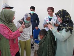 Wakil Wali Kota Palu, dr. Reny A Lamadjido secara resmi membuka acara Sunatan Massal. Foto: istimewa