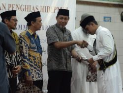 Moh Rizal saat menghadiri Wisuda Akbar Hafidz dan Hafidzah Al-Qur'an 30 Juz Ma'had Hikmatus Sunnah Palu di Masjid Agung Baiturrahim Palu, Sabtu 20 Mei 2023. Foto: istimewa