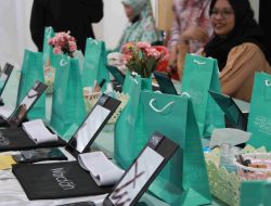 Suasana kelas kecantikan kolaborasi antara Keputrian LDII Palu dan Wardah (Ist)