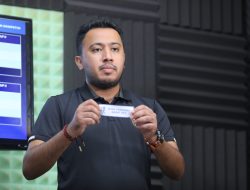 Pengurus PSSI saat membacakan hasil drawing Piala Soeratin (PSSI)
