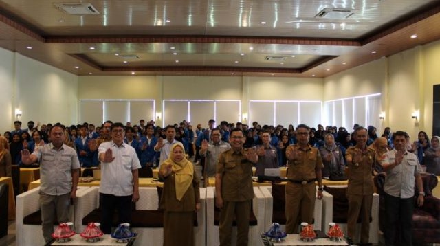 Wawali Reny Lamadjido Buka Pembekalan KKN Tematik Mahasiswa Untad untuk Percepatan Penurunan Stunting