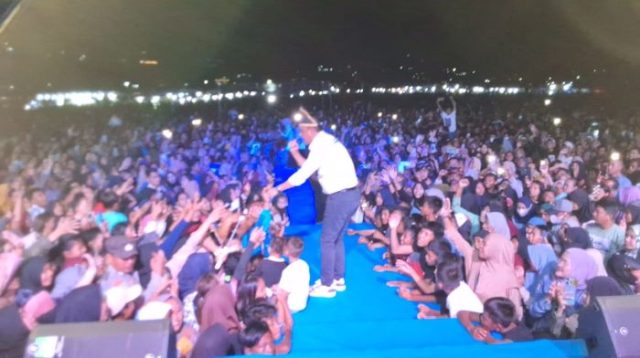 Deklarasi Anwar Reni di Pantai Indah Salakan Bangkep, Euforia Massa Tak Terbendung