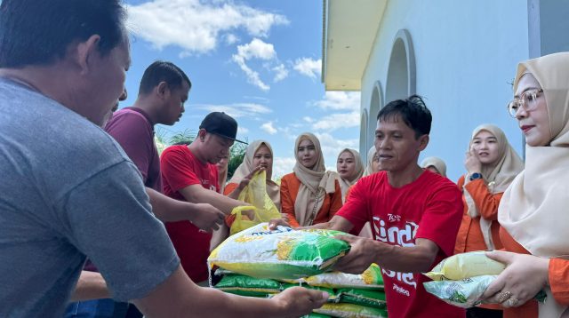 Siaga Merdeka di Huntap Tondo, Bulog Salurkan Paket Pangan Rp 79 Ribu Berisi Beras, Migor dan Gula