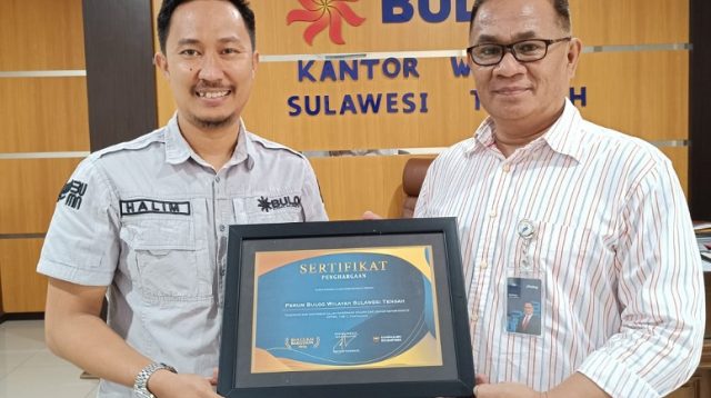 Berkontribusi Penerimaan Negara Sektor Kepabeanan, Bulog Sulteng Raih Penghargaan Bea Cukai