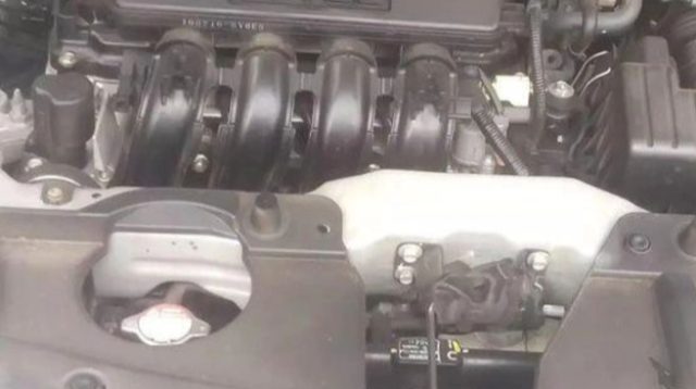 Mengganti Oli Mobil Sendiri di Rumah