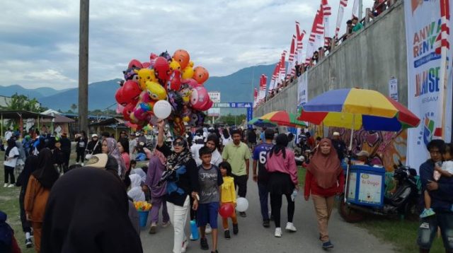 Jalan Sehat BERANI di Palu Bawa Berkah bagi Pelaku UMKM