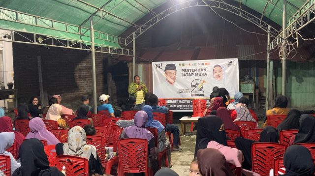 Masyarakat Seputaran Pasar Inpres Palu Ikut Sosialisasi Program Berkelanjutan Hadianto dan Imelda