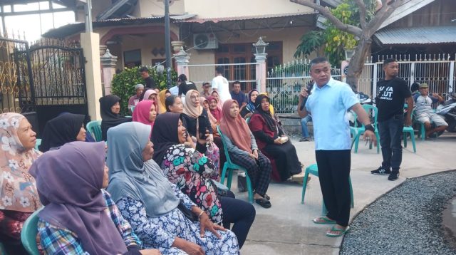 Hadianto Rasyid Sosialisasi Aplikasi Sangu Palu ke Warga Jl I Gusti Ngurah Rai