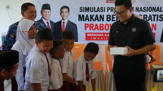 Pjs Wali Kota Palu Hadiri Simulasi Program Nasional Makan Bergizi Gratis di SD Inpres Petobo