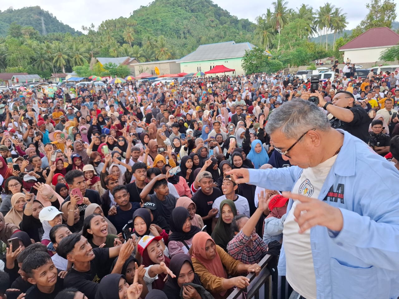 Ahmad Ali Berorasi di Kampanye Yasin-Safia, Ajak Masyarakat Pilih Pemimpin yang Dekat Pemerintah Pusat