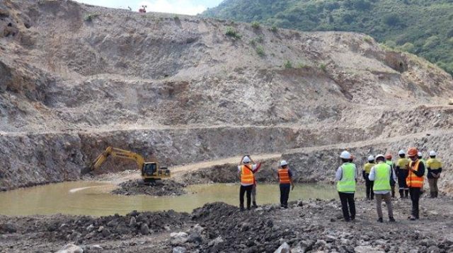 Forum Peduli Lingkungan Sulawesi Tengah mewakili masyarakat terdampak tambang, mendesak PT CPM segera menghentikan semua operasi pertambangan yang sedang berlangsung hingga dokumen lingkungan yang sesuai dan lengkap terpenuhi.