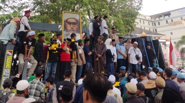 Abnaulkhairaat dan Simpatisan Guru Tua Desak Polisi Tangkap Fuad Flered