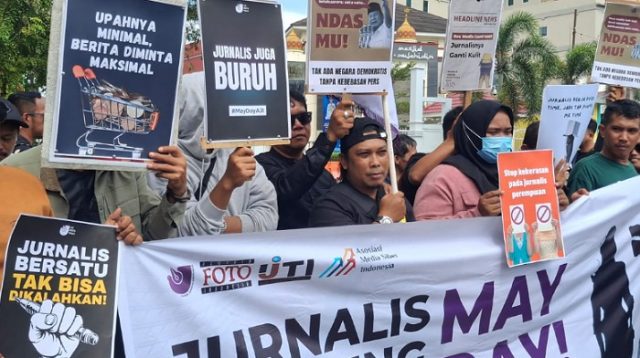 Aksi May Day Koalisi Jurnalis Sulteng Desak Perusahaan Beri Upah Layak pada Pekerja Media