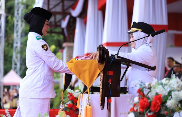 Wabup Morowali Iriane Iliyas Jadi Irup Upacara Penurunan Bendera HUT RI ke-80