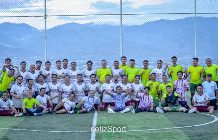 Dit Binmas Polda Sulteng dan Jurnalis Palu FC Adu Skill di Laga Persahabatan
