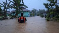Banjir Tolitoli Hujan Deras Picu Banjir Kelurahan Tuweley Tolitoli, Debit Air Capai 1,5 Meter, Warga Dievakuasi