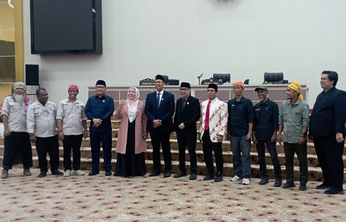 Menutup Tahun 2025, DPRD Akhirnya Ketuk Palu PERDA MHA Sulteng