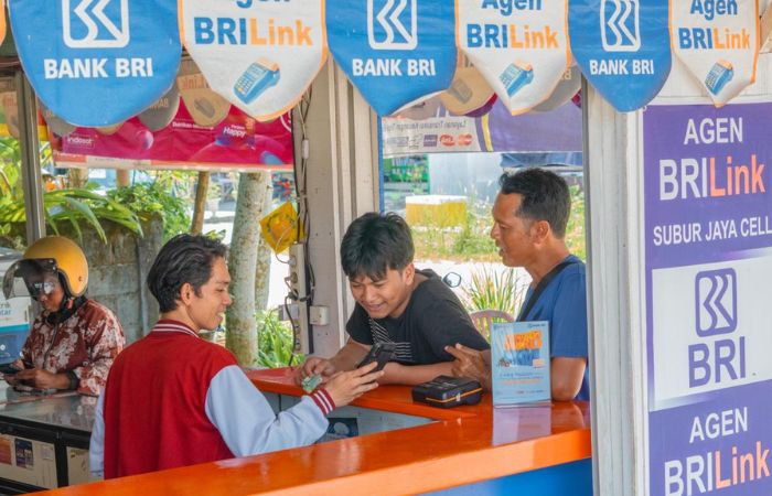 Lewat BRILink Agen, Warga Desa Telang Karya Tak Perlu Lagi Menyeberang Sungai