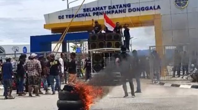Desak PELNI Beroperasi di Pelabuhan Donggala, Massa Minta Gubernur Sulteng Jalankan SK Dirjen Hubla
