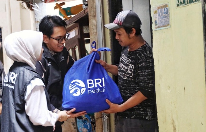 BRI Bagikan 279 Ribu Paket Sembako dan Santuni 8.500 Anak Yatim