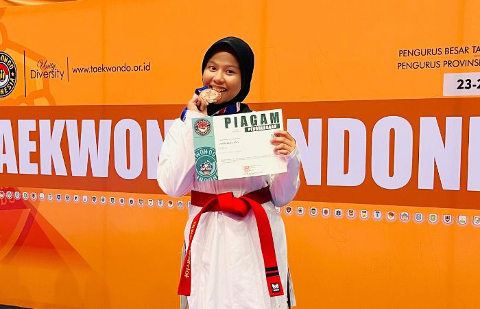 Tampil Perdana di Kejurnas, Atlet Taekwondo Indah Kirana Amankan Medali Perunggu untuk Sulteng