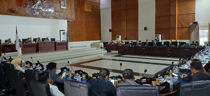 Paripurna DPRD Parimo Tetapkan Pansus Evaluasi Belanja Daerah 2025