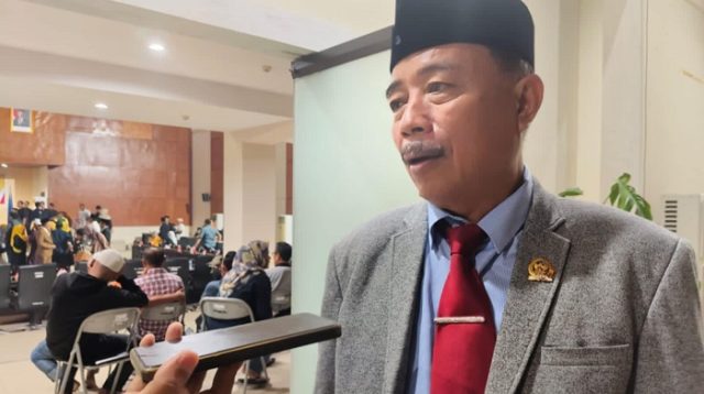 Tak Kuorum, Ketua DPRD Parimo Kritik Disiplin Anggota dalam Paripurna
