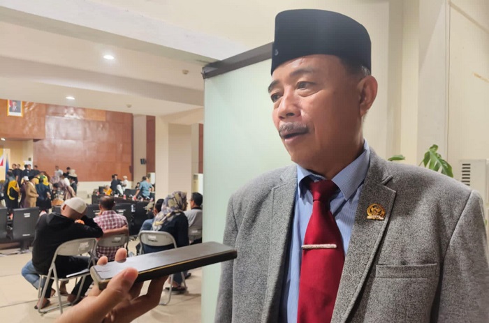 Tak Kuorum, Ketua DPRD Parimo Kritik Disiplin Anggota dalam Paripurna