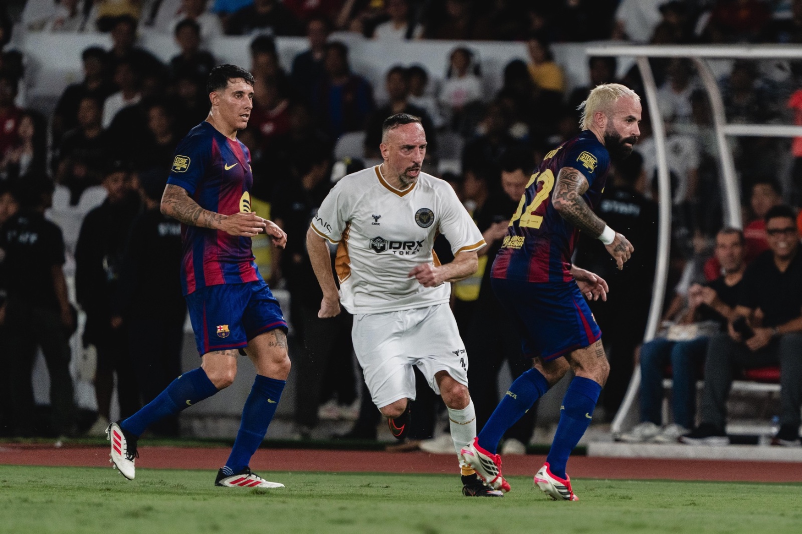 BRI Dukung Clash of Legends 2026, Nasabah Bisa Dapat Akses Eksklusif Lewat Debit FC Barcelona