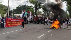 Aksi Hari Buruh di Palu, dari Tuntutan hingga Tolak Video Call Gubernur Sulteng