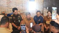 Jelang Penyaluran Bantuan, Pemkab Parimo Pastikan Kualitas Beras Bulog Sesuai Standar