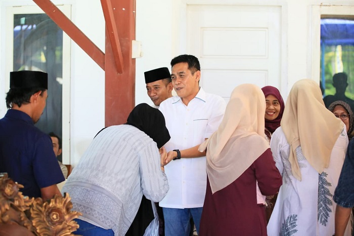 Rumah Bupati Parimo Dipadati Warga, Open House Jadi Ajang Serap Aspirasi
