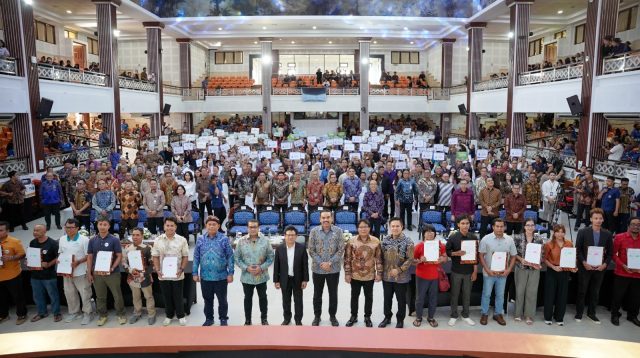 BRI dan Pemerintah Dorong 1.000 UMKM Kreatif Bali Naik Kelas Lewat Akad Massal KUR