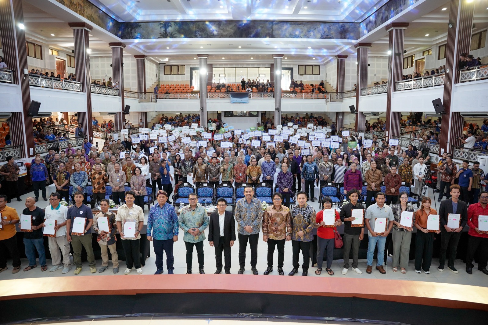 BRI dan Pemerintah Dorong 1.000 UMKM Kreatif Bali Naik Kelas Lewat Akad Massal KUR