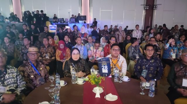 Bupati Parimo jadi Penonton Saat Tetangga Pesta Prestasi di Kendari