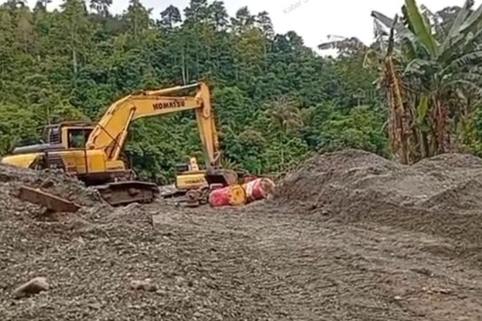 Razia Peti Tombi Sarat Drama, Warga Sebut Penertiban Hanya Gimik