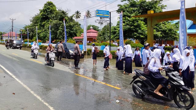 Banjir Genangi Permukiman dan Sekolah di Parimo, 115 KK Terdampak