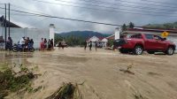 Banjir di Gudang Durian Avolua Banjir Bandang Terjang Avolua, Pemkab Parimo Tetapkan Status Tanggap Darurat