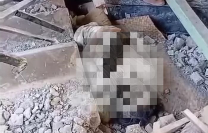 Pelukan Terakhir Ibu dan Bayinya di Bawah Reruntuhan Gempa NTT