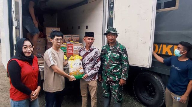 PT SPS Salurkan Bantuan untuk Korban Banjir Bandang Avolua Parimo