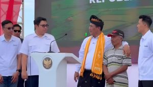 Mentan Amran Copot Manajer Pupuk di Banggai Usai Dengar Langsung Keluhan Petani