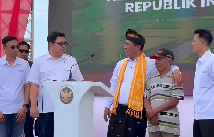 Mentan Amran Copot Manajer Pupuk di Banggai Usai Dengar Langsung Keluhan Petani