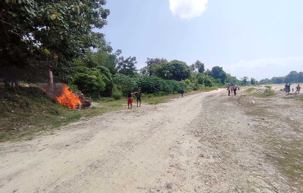 Warga Baliara Parimo Tolak Galian C, Tenda Penambang Sirtu Dibakar