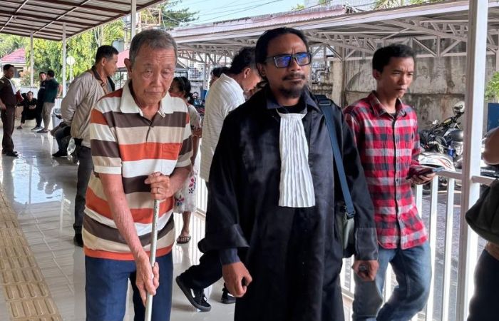 Kakek 79 Tahun Didakwa Aniaya Mantan Menantu, Kuasa Hukum Soroti Kondisi Fisik dan CCTV