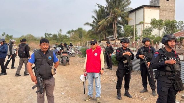 Penggerebekan Narkoba di Kayumalue: Dua Orang hingga Brankas Diamankan, Bandar Masih Diburu