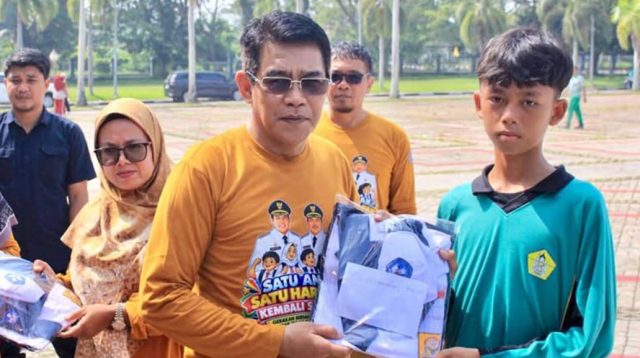 Parimo Perluas Seragam Sekolah Gratis ke Madrasah, 2.383 Siswa MTs Jadi Sasaran