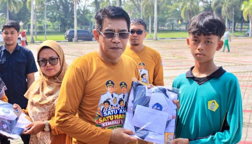 Parimo Perluas Seragam Sekolah Gratis ke Madrasah, 2.383 Siswa MTs Jadi Sasaran