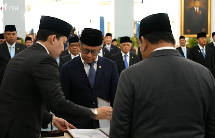 Prabowo Lantik Wantimpres, Diisi 26 Tokoh Termasuk Rocky Gerung